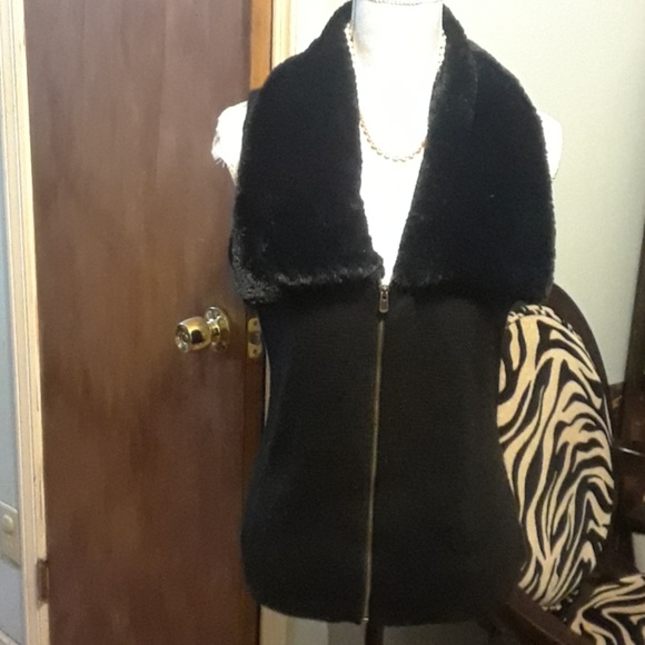 Black Vest with Collar, size L - Picture 2 of 3